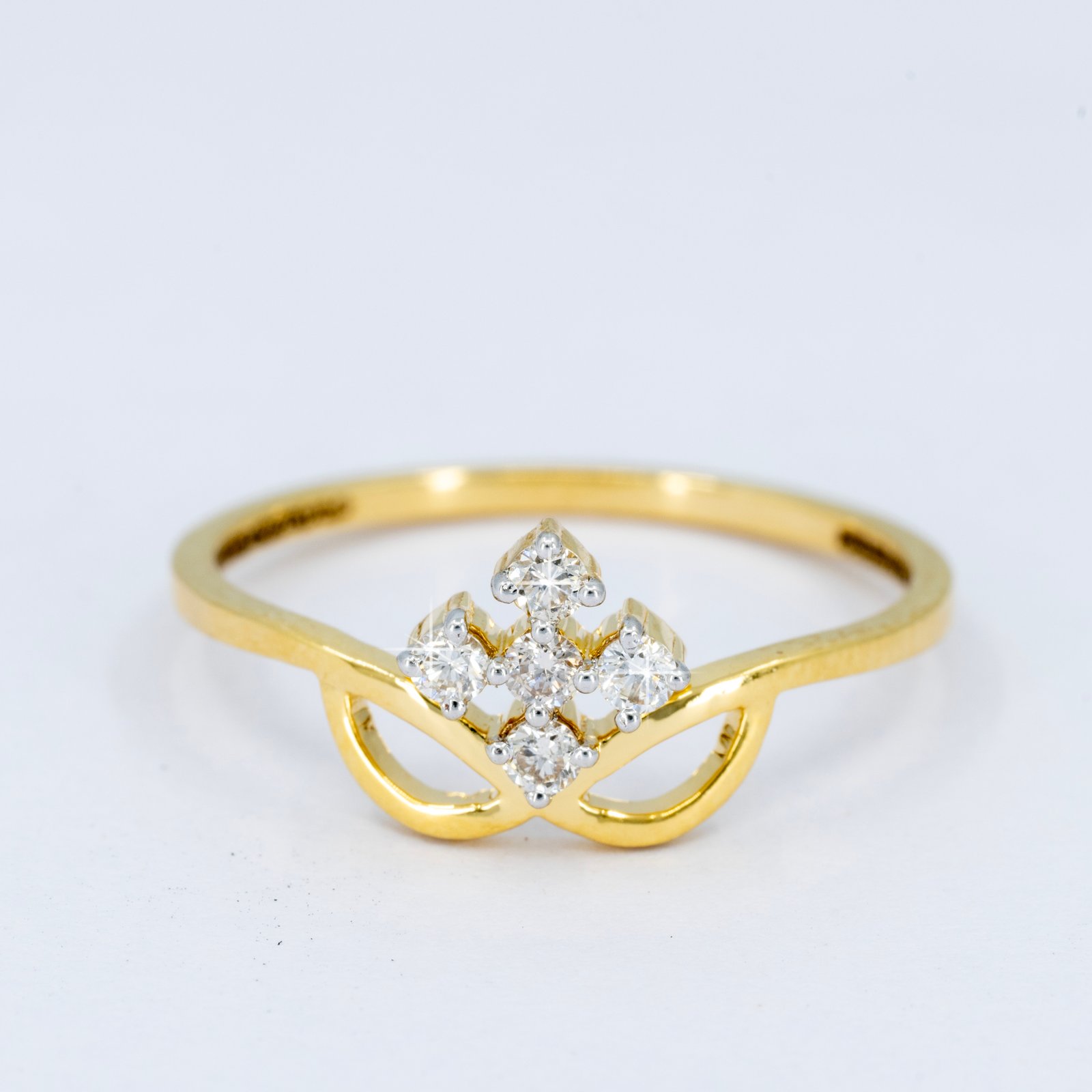 Primary Gold bracelet with pink leaf