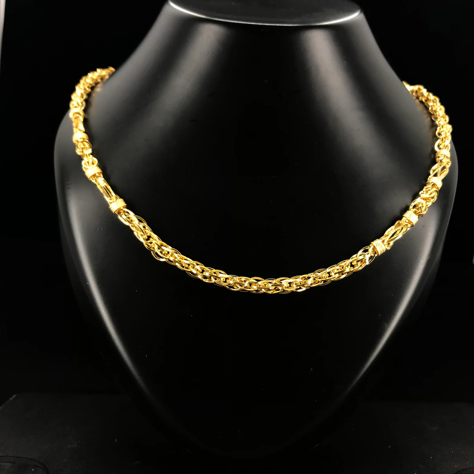 Primary Gold bracelet with pink leaf